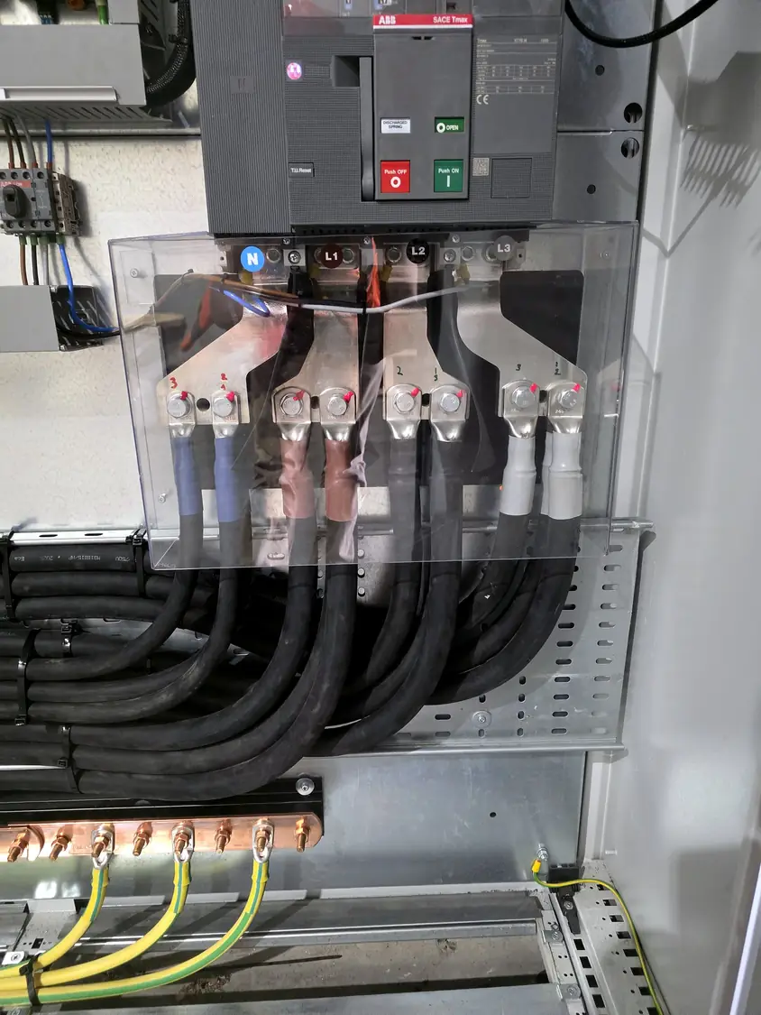 Cables terminated on the ACB with clear shroud fitted